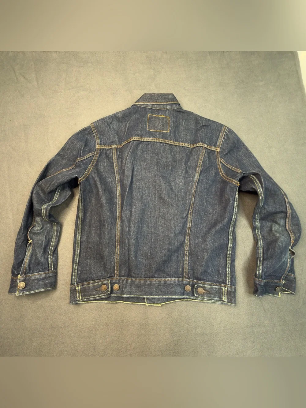 Levi's Men's 72334 Denim Trucker Jacket Size M Medium Dark Wash Red Tab⁠ - Picture 2 of 9